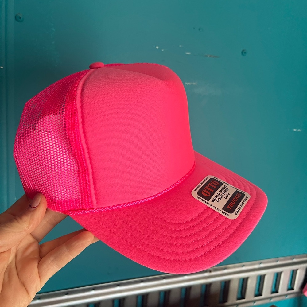 OTTO trucker hat lot.